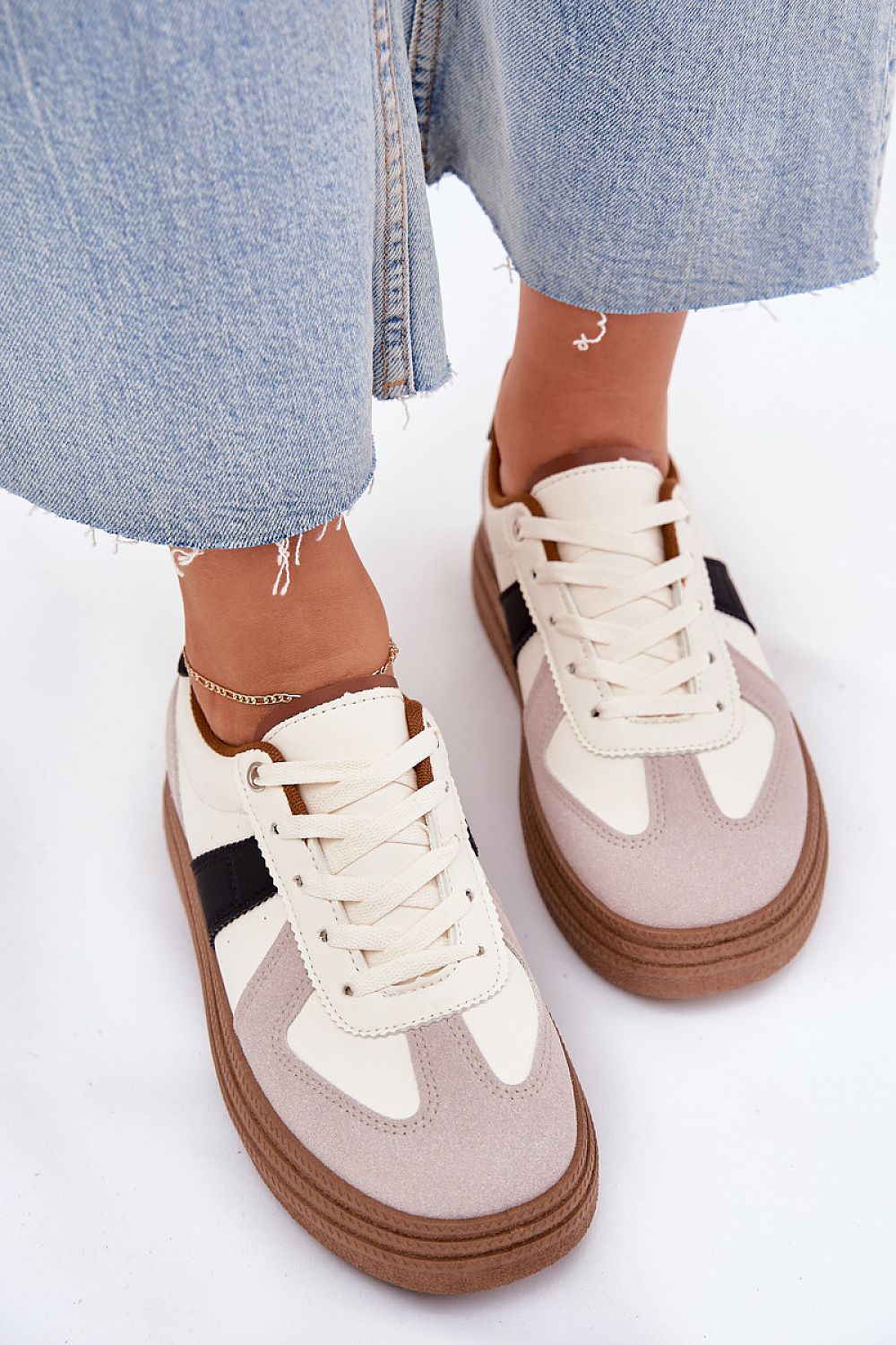  Sport Shoes model 215680 Step in style 